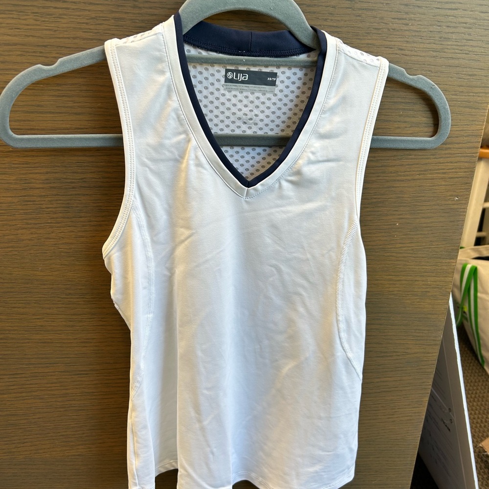 Tennis tank